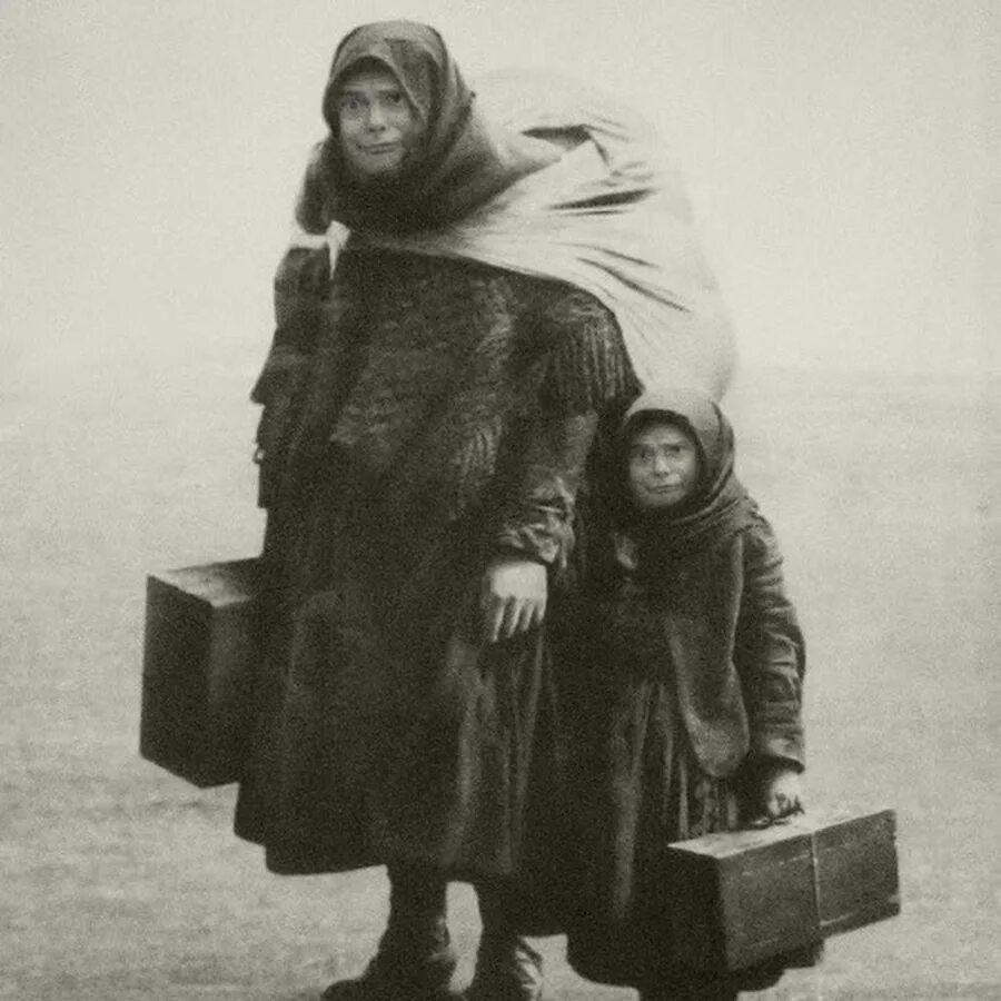 Классный час 9 мая. Джон бойнтон пристли в ссср. Пусть уйдет все плохое в новом году картинки. Пусть уходящий год унесет с собой. Пусть уходит год.