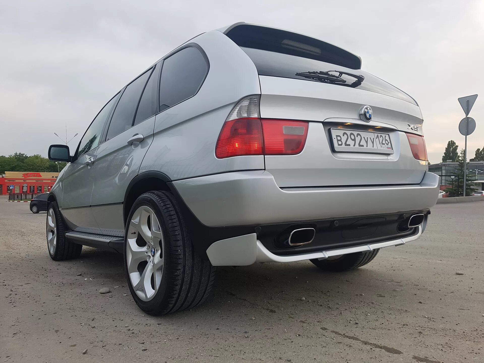 Бмв х5 е53 дизель купить. BMW e53 дорестайлинг. BMW x5 е53. BMW x5 e53 Sport. Обвес 4.8 на е53.