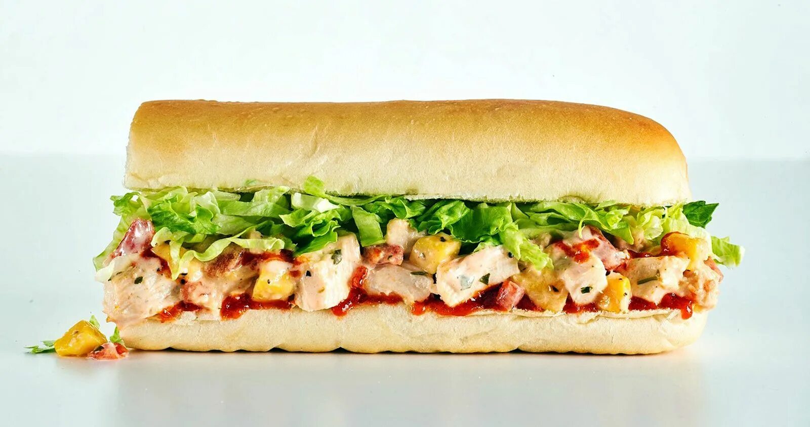Сэндвич с курицей. Сэндвич с копченой свининой. Сабвей сэндвич овощной. Лонг сэндвич.