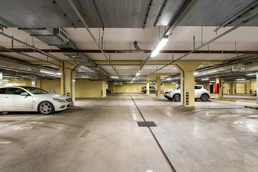 паркинг в юбилейном квартале. паркинг в yes. снять машиноместо в спб. угловое место на подземной парковке. "кривое машиноместо".