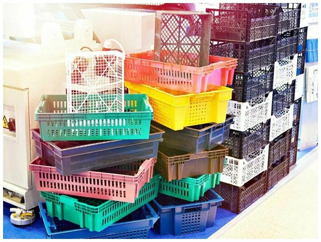 Для чего можно использовать контейнер. Пластмассовые ящики. Из пластиковых ящиков. Пластмассовые ящики для дачи. Пластмассовые ящики для овощей.