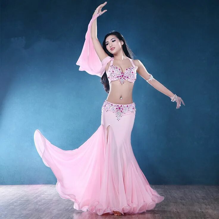 Yulianna Voronina Instagram Belly dance dress, Belly dance outfit, Dance outfits