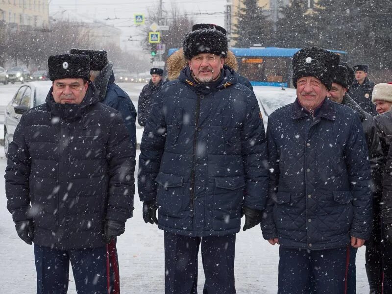 Полиция брянска телефон. Полиция Брянск. Хазиков к.в. Брянск полиция. Завхоз милиции Брянска.