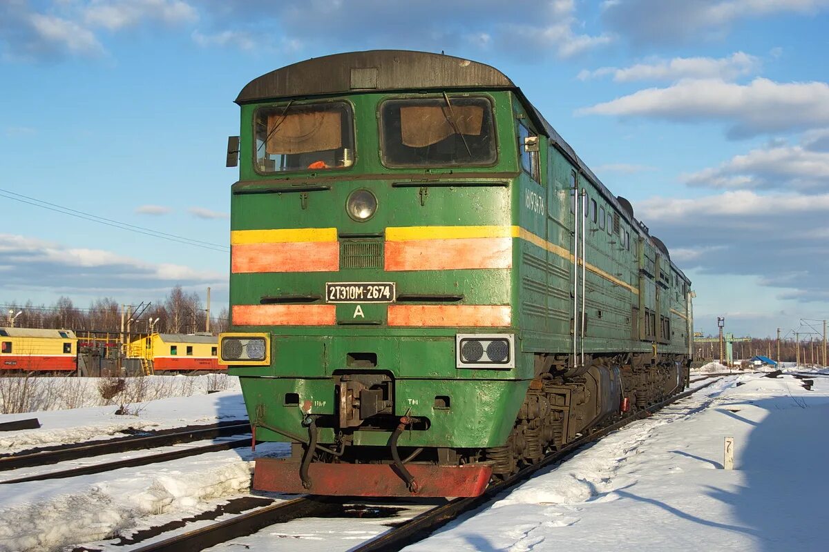 Станция коноша 1. 2тэ10м архангельск. Поезд коноша архангельск. Поезд коноша архангельск. Депо коноша.