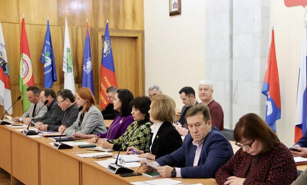 Поднятие флага в школе. Под рб. Торжественная часть. Заседание с трутневым 9 ноября. Под рб.