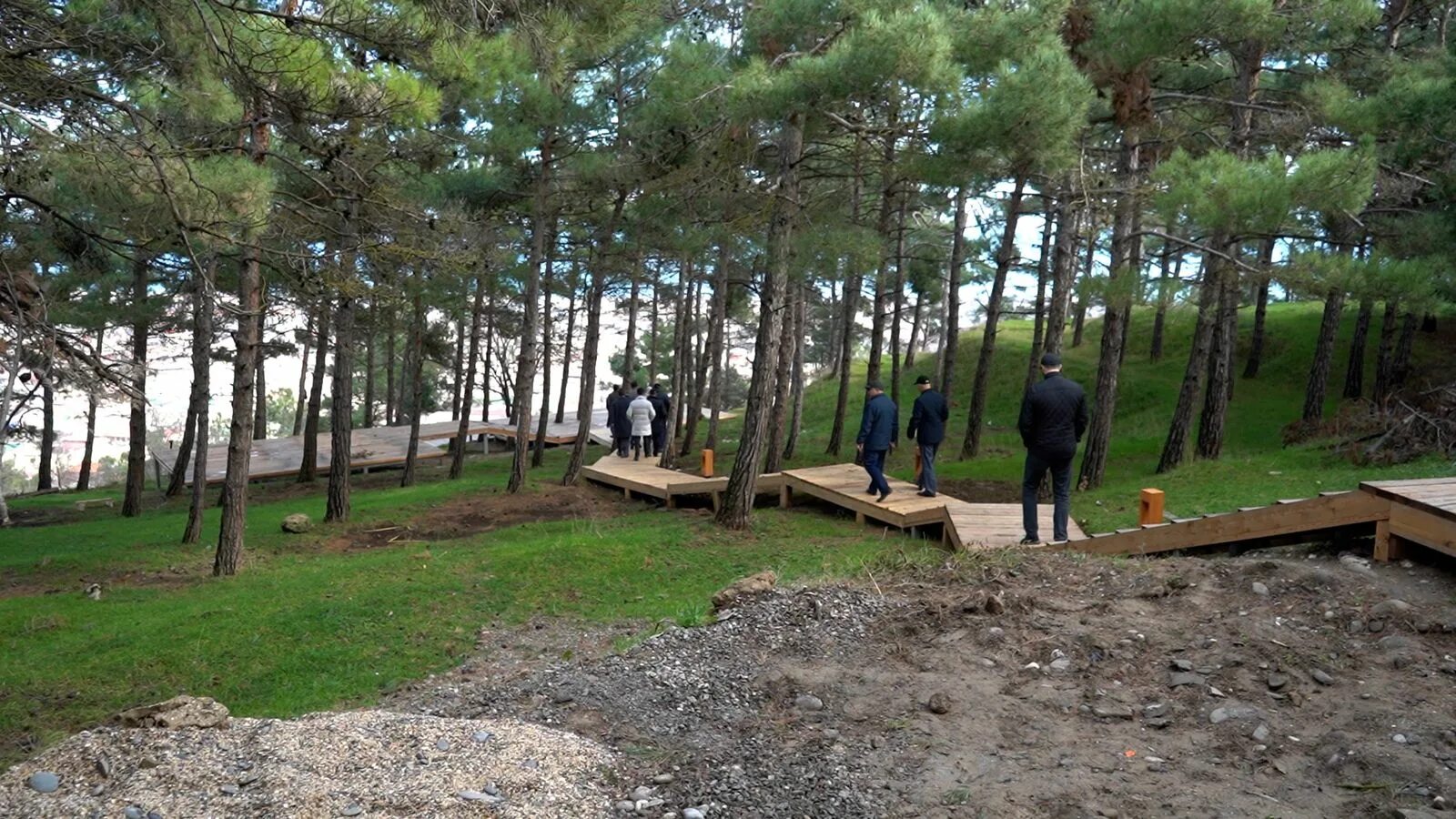 Дербент сосновый бор нарын-кала. Сосновый бор дербент 2022. Сосновый бор дербент. Парк сосновый бор дербент. Дербент крепость сосновый бор.