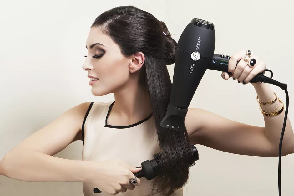 Blow-Drying Tips For a Perfect Blow Out. - GLAMSQUAD MAGAZINE
