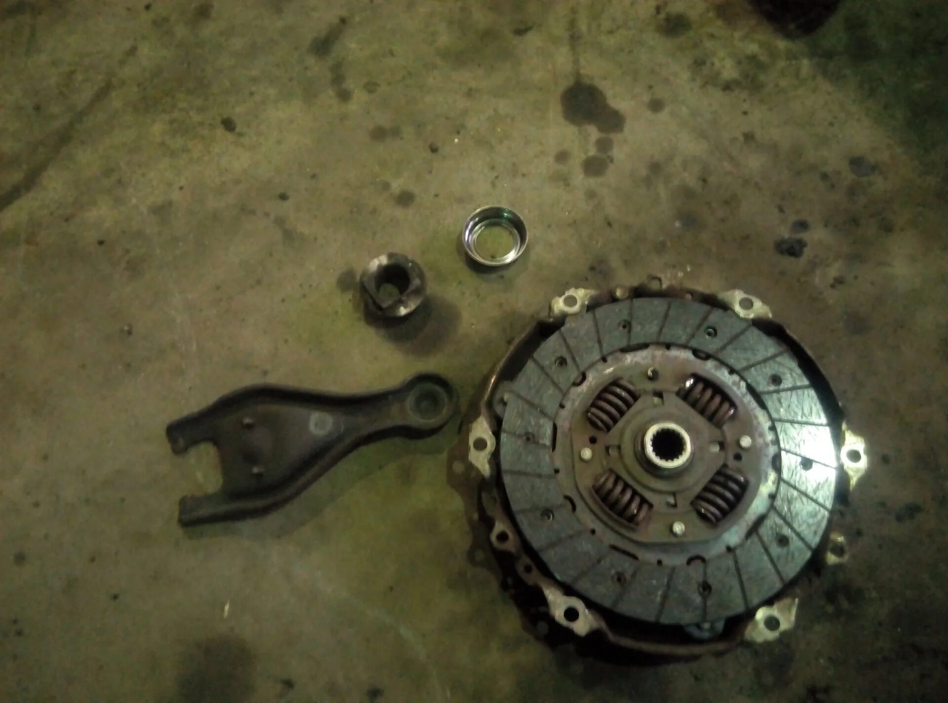 Сцепление ситроен пикассо. Выжимной ситроен кисаропекасо. ситроен ксара сцепление. сцепление ситроен с4 пикассо 1.6 дизель. корзина сцепления citroen xsara picasso.