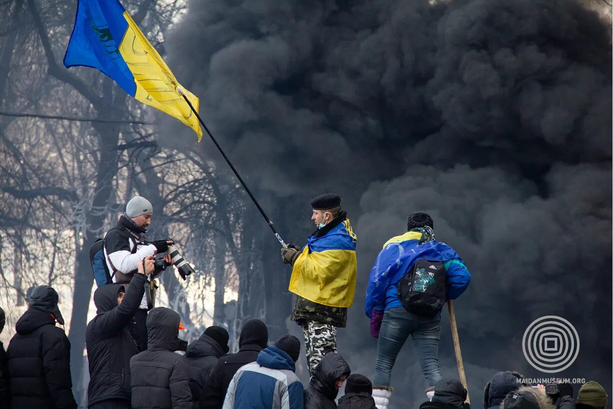 Евромайдан на Украине в 2014 Беркут. Беркут 20 февраля 2014 на Майдане. Беркут Украина Майдан на Украине в 2014 в Житомире. Майдан 21 февраля 2014 Беркут. Мельник украина майдан