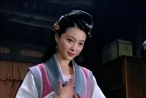 Through the instigation of Mrs. Wang, they often went out early and... 