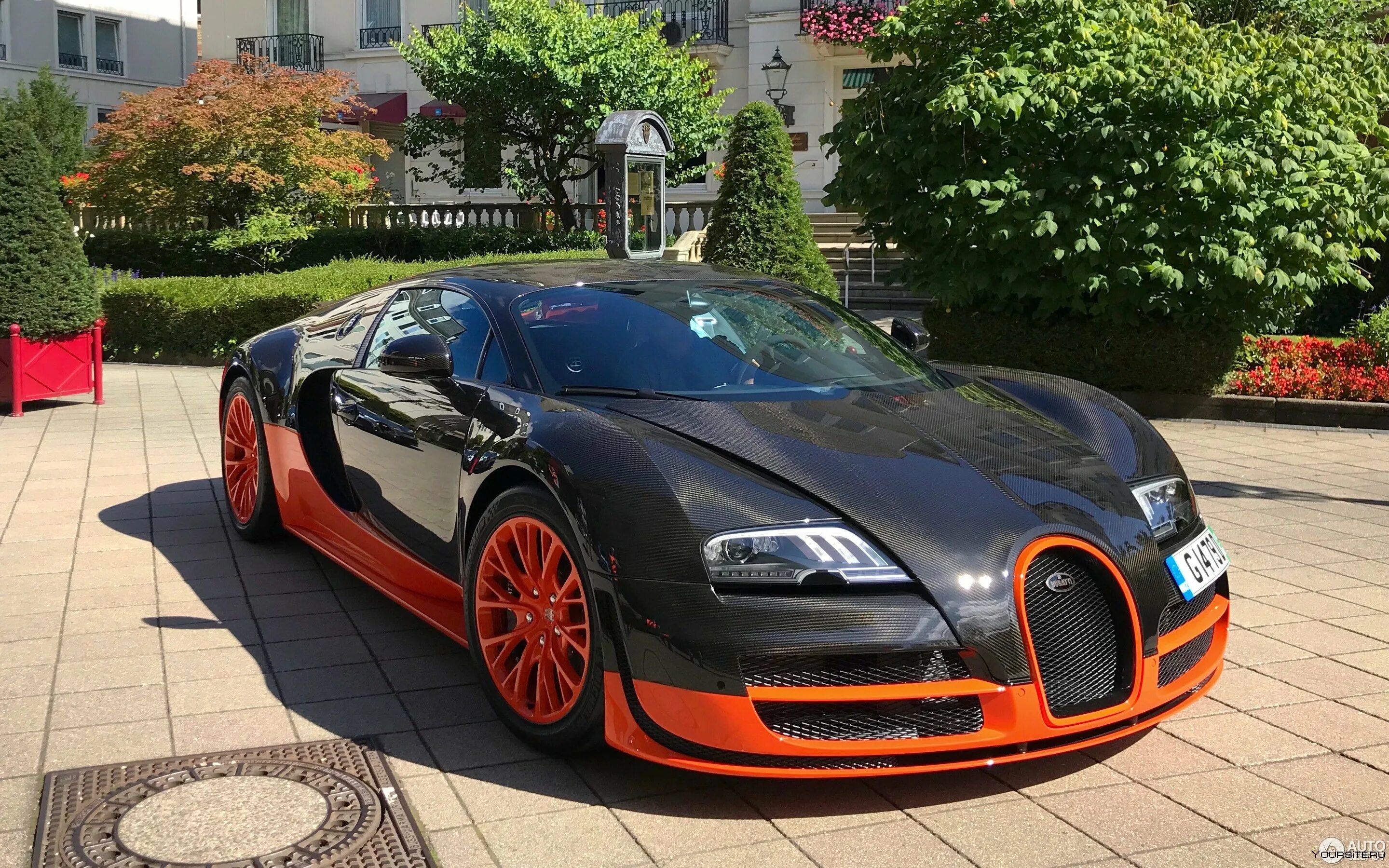 Бугатти Вейрон. Бугатти Вейрон 16 4 super Sport. Автомобиль Bugatti Veyron 16.4. Bugatti Veyron 16.4 Supersport. Сколько стоит автомобиль бугатти