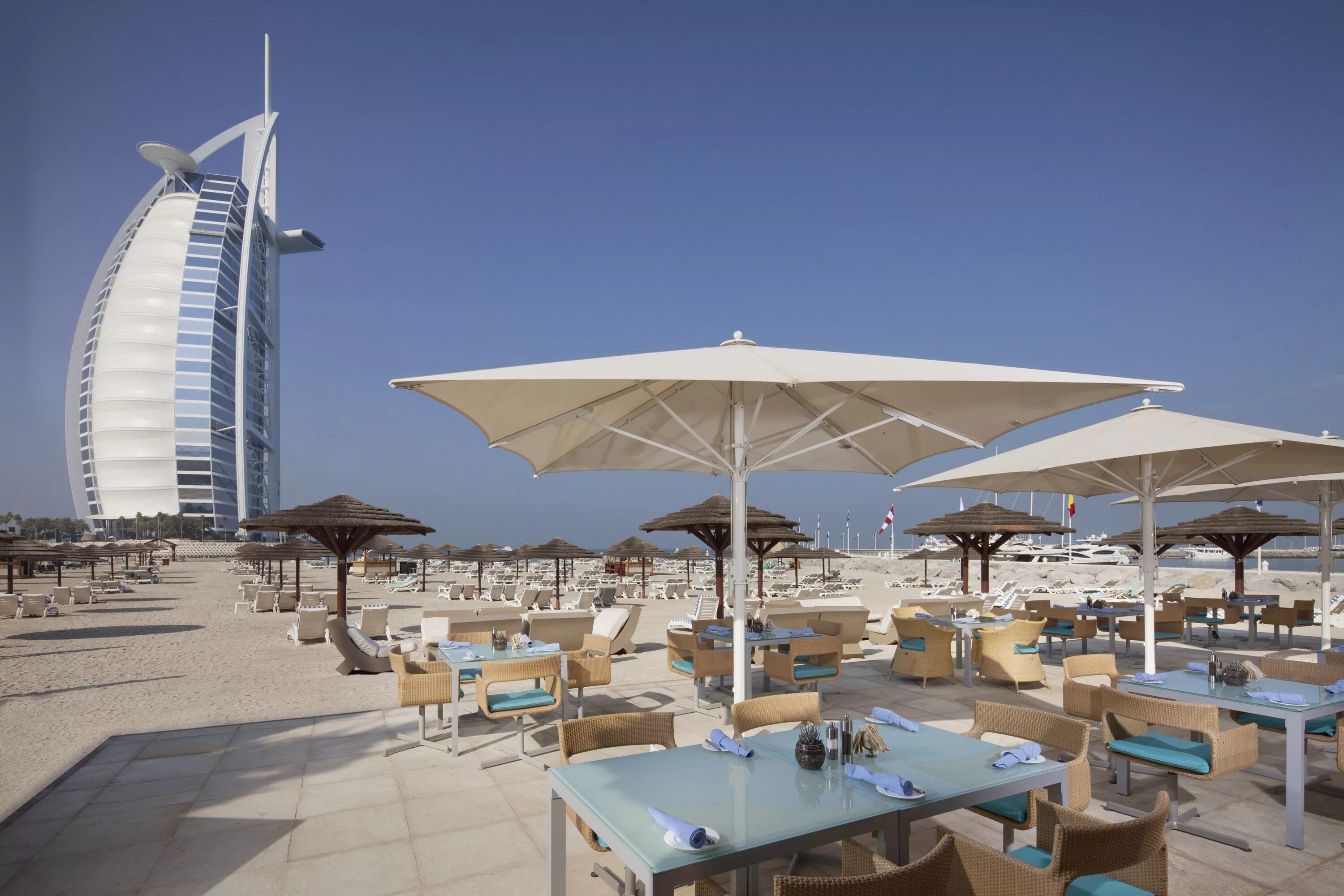 Park regis by prince dubai islands 4. Jumeirah Beach Hotel 5. Пляж Джумейра в Дубае. Jumeirah Beach Hotel Дубай. Jumeirah Beach пляж Дубай.