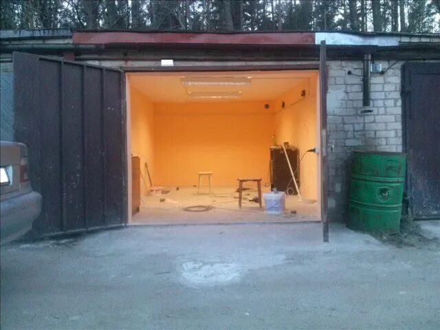 Гараж видео как делать. Отделка кооперативного гаража. покраска стен в гараже. цвет стен в гараже. цвет для гаража внутри.