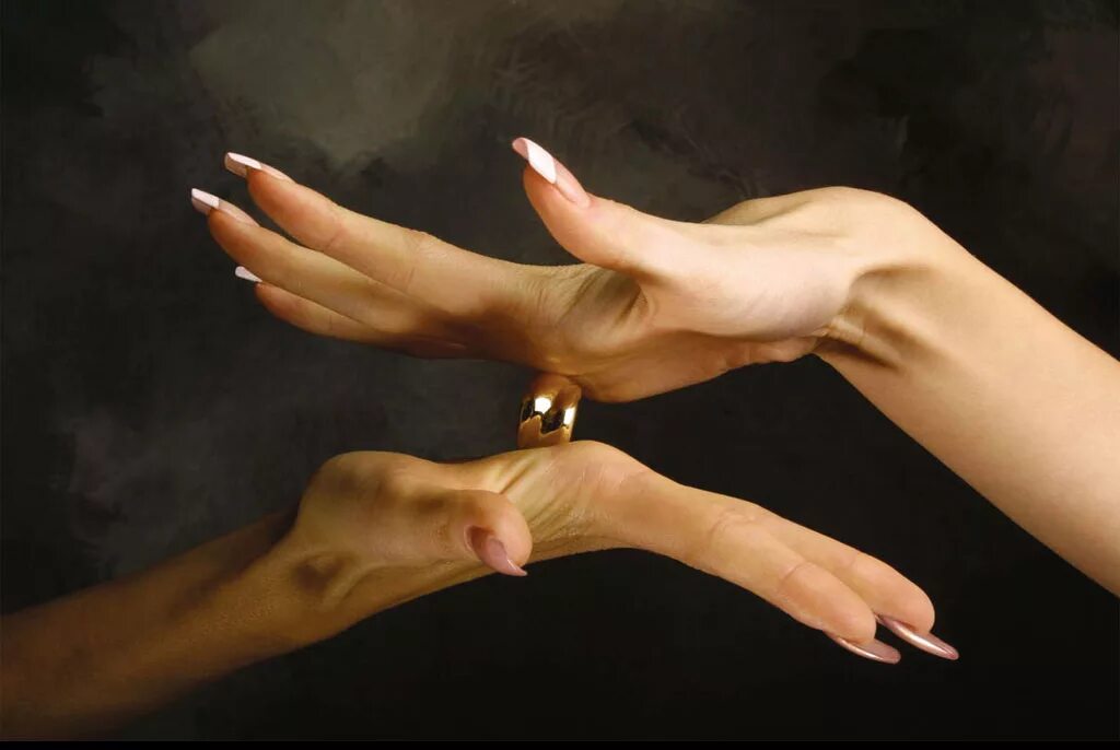 руки колдуют. жесты для заклинаний. как научиться летать в реальной жизни. заклинание чтобы научиться летать. как научиться по настоящему.