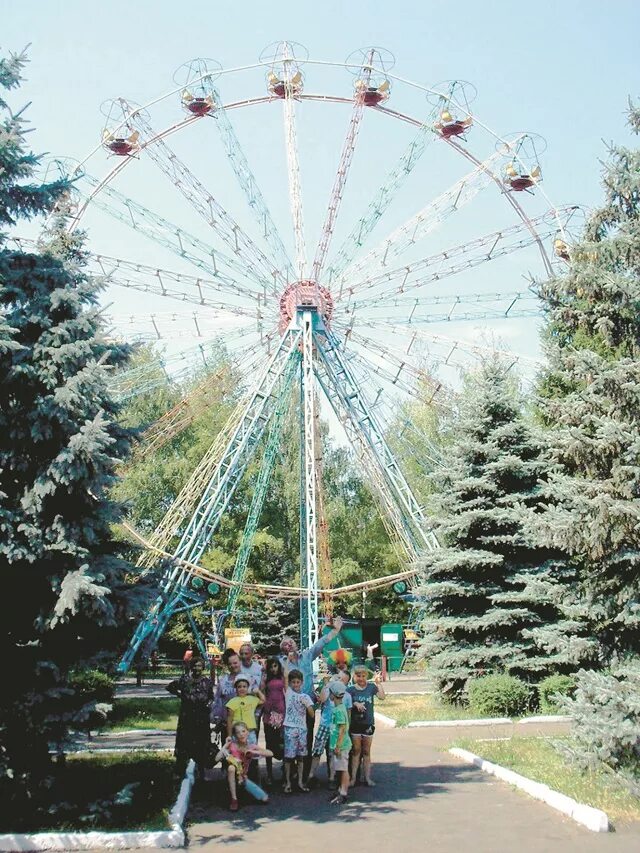 Сердобск березки. Парк город Сердобск. Сердобск Березовая роща. Сердобск парк аттракционов. Мокшан колесо обозрения.