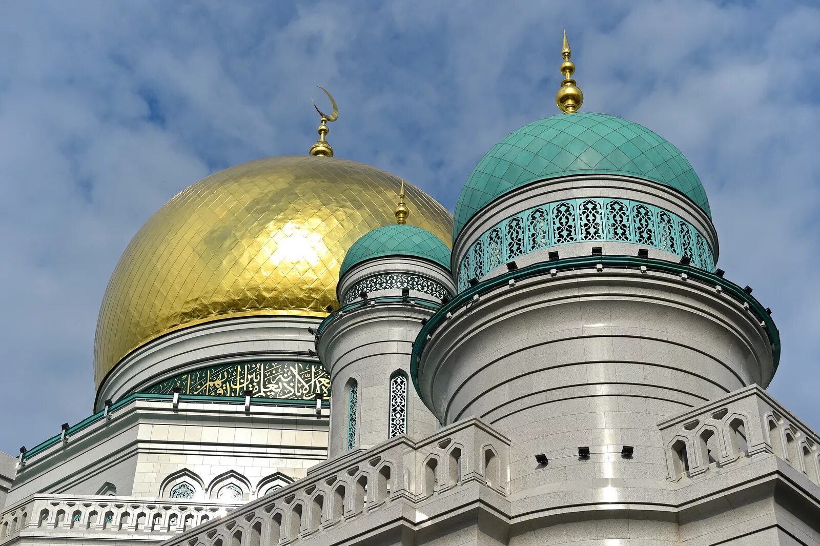 В москве есть мечеть. Московская Соборная мечеть Москва. Моковская Соборная мечеть. Минарет Московской Соборной мечети.