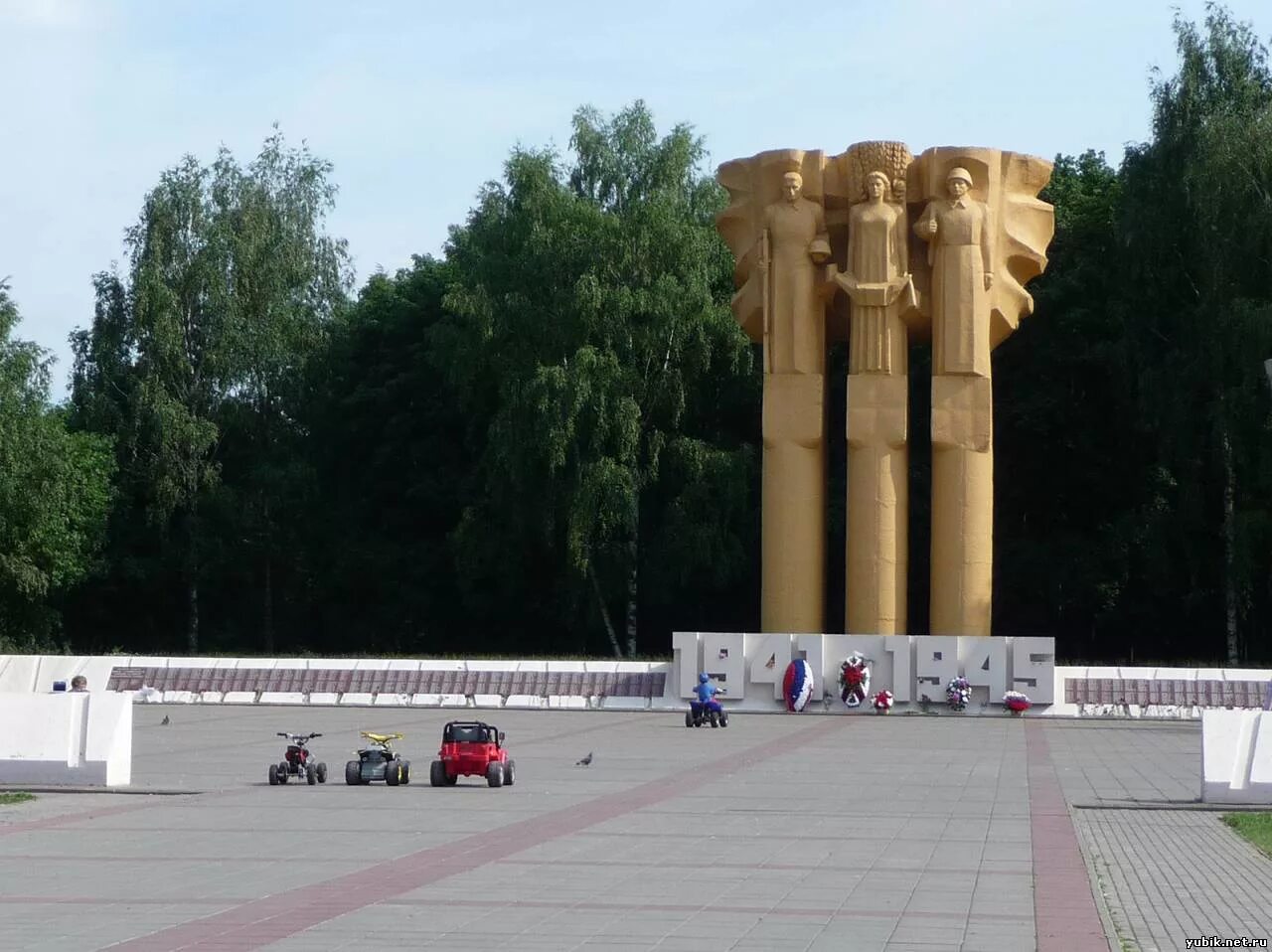 Городской округ королев г королев. Мемориал славы королёв. Мемориала славы в г. королёв. Город королёв мемориал воинам. Городском мемориале славы Королев.