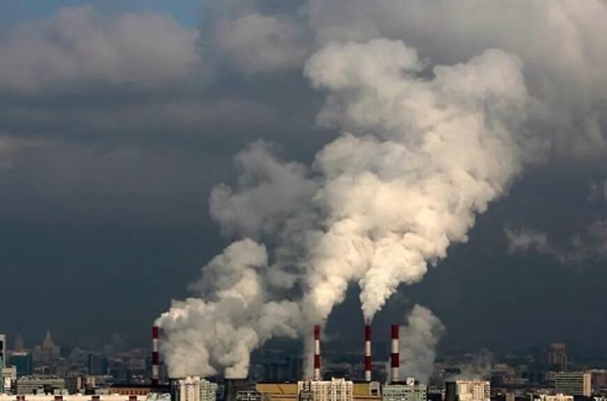 Городской воздух это. Выбросы нефтезавода Рязань. Капотня завод МНПЗ. Капотня нефтеперерабатывающий завод загрязнение воздуха. Загрязнение атмосферы в Москве.