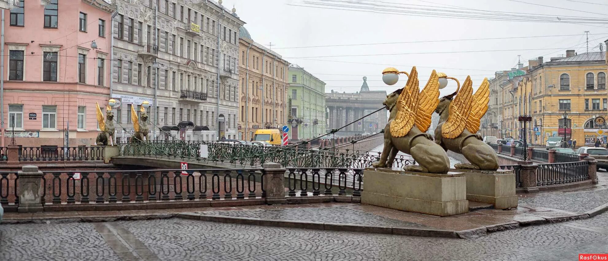 Крылатые канал. Банковский мост в Санкт-Петербурге. Канал Грибоедова банковский мост Санкт-Петербург. Банковский мост (с грифонами) через канал Грибоедова. Канал Грибоедова мост с грифонами.