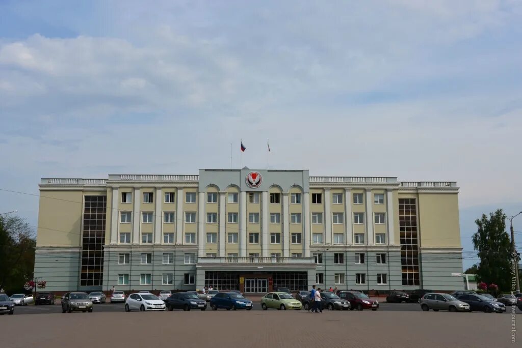 Правительство удмуртской республики. Правительство ур ижевск. Ижевск пушкинская 214. Ижевск пушкинская 214. Республика удмуртия правительство.