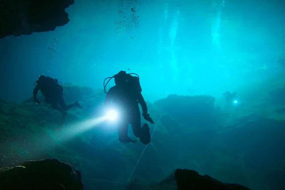 Мексика Сеноты дайвинг. 2. Кейв-дайвинг. Под водой. Дно океана. Наличие света в воде