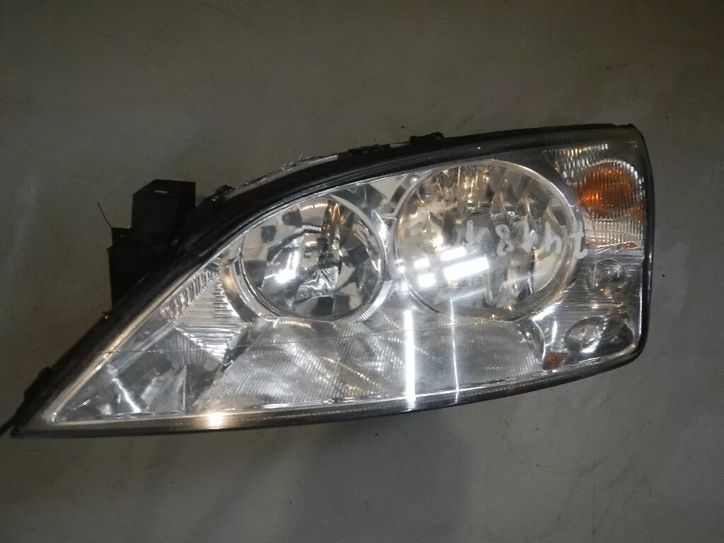 Фара ford mondeo 3. Фара ford mondeo 3. Оптика форд мондео 3. Фары форд мондео 3. Фара ford mondeo 3.