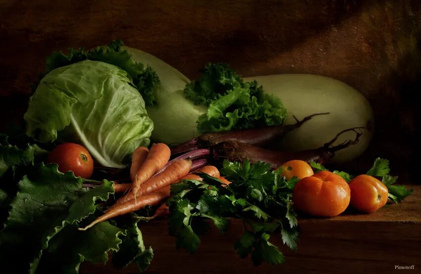 здоровое питание. овощные культуры. спелые овощи. овощи вечером. фруктово овощной натюрморт.