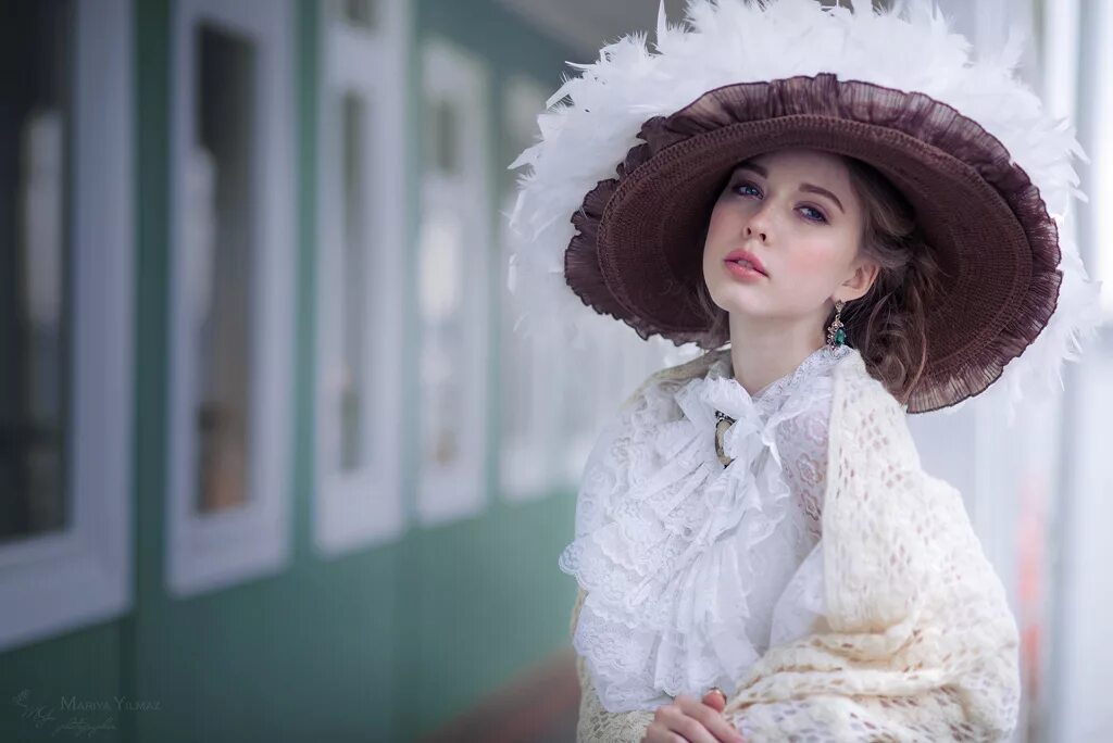 Женщина аристократка. Аристократизм. Коко шанель бутик шляпок. Аристократизм. Аристократизм.