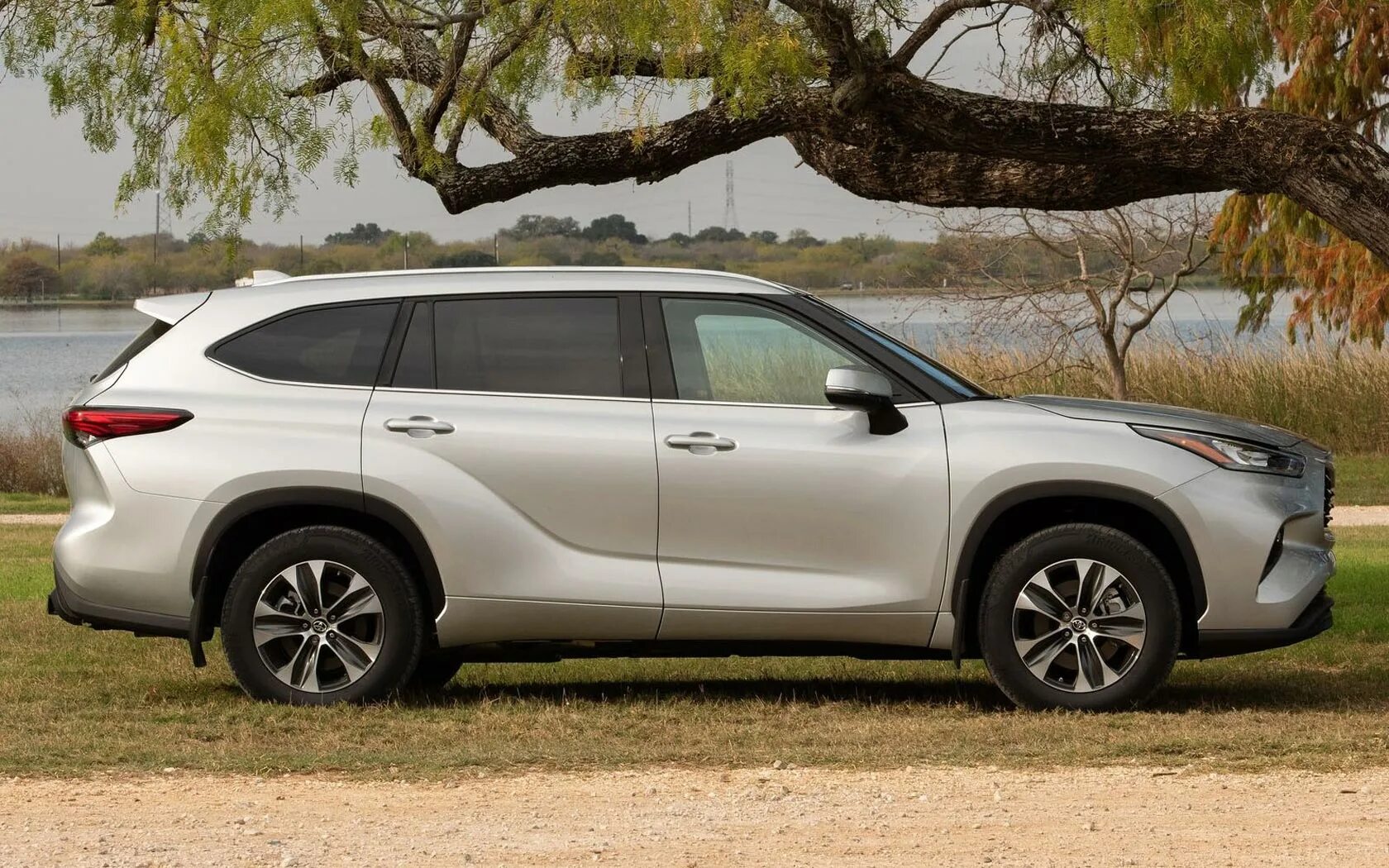 Тойота хайлендер 2022. Toyota highlander platinum 2020. Toyota highlander 2022. Toyota highlander hybrid 2022. Тойота хайлендер новый кузов.