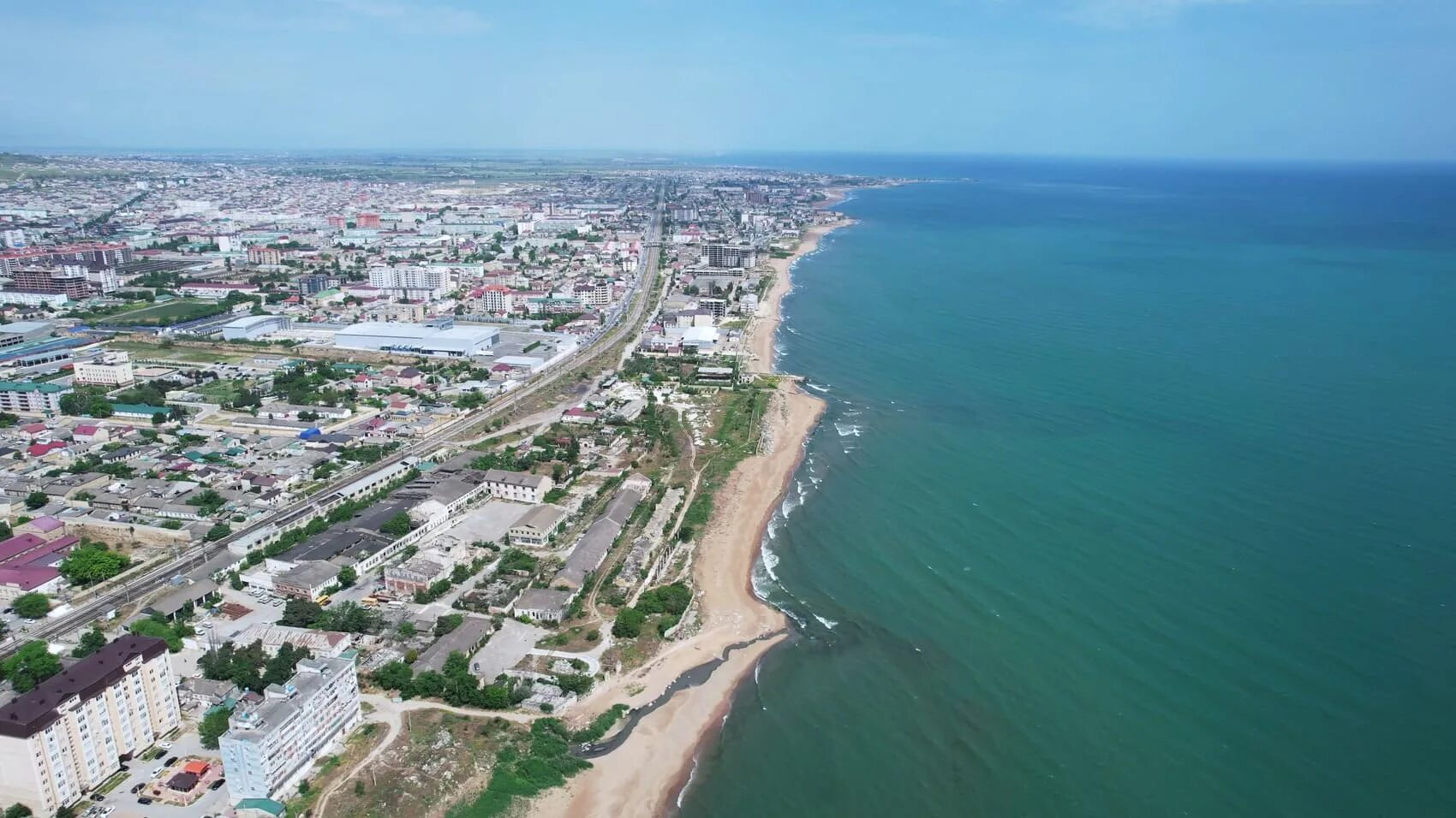 покажи каспийское море в дербенте. дагестан море. курорты дагестана на каспийском. курорты каспийского моря дагестан. каспийское море дербент набережная.