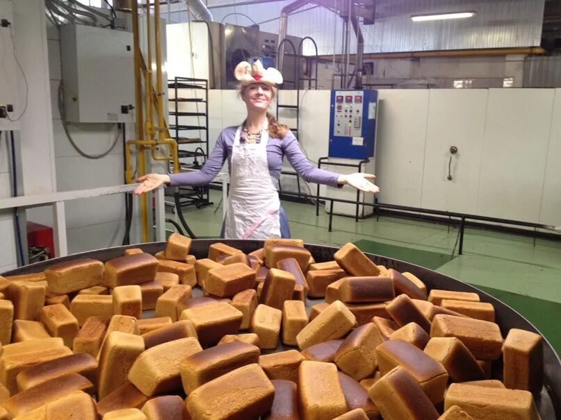 Волхов работа вакансии. Комбинат волховхлеб. Семишагофф лого. Волхове свежие вакансии. Футболка семишагофф.