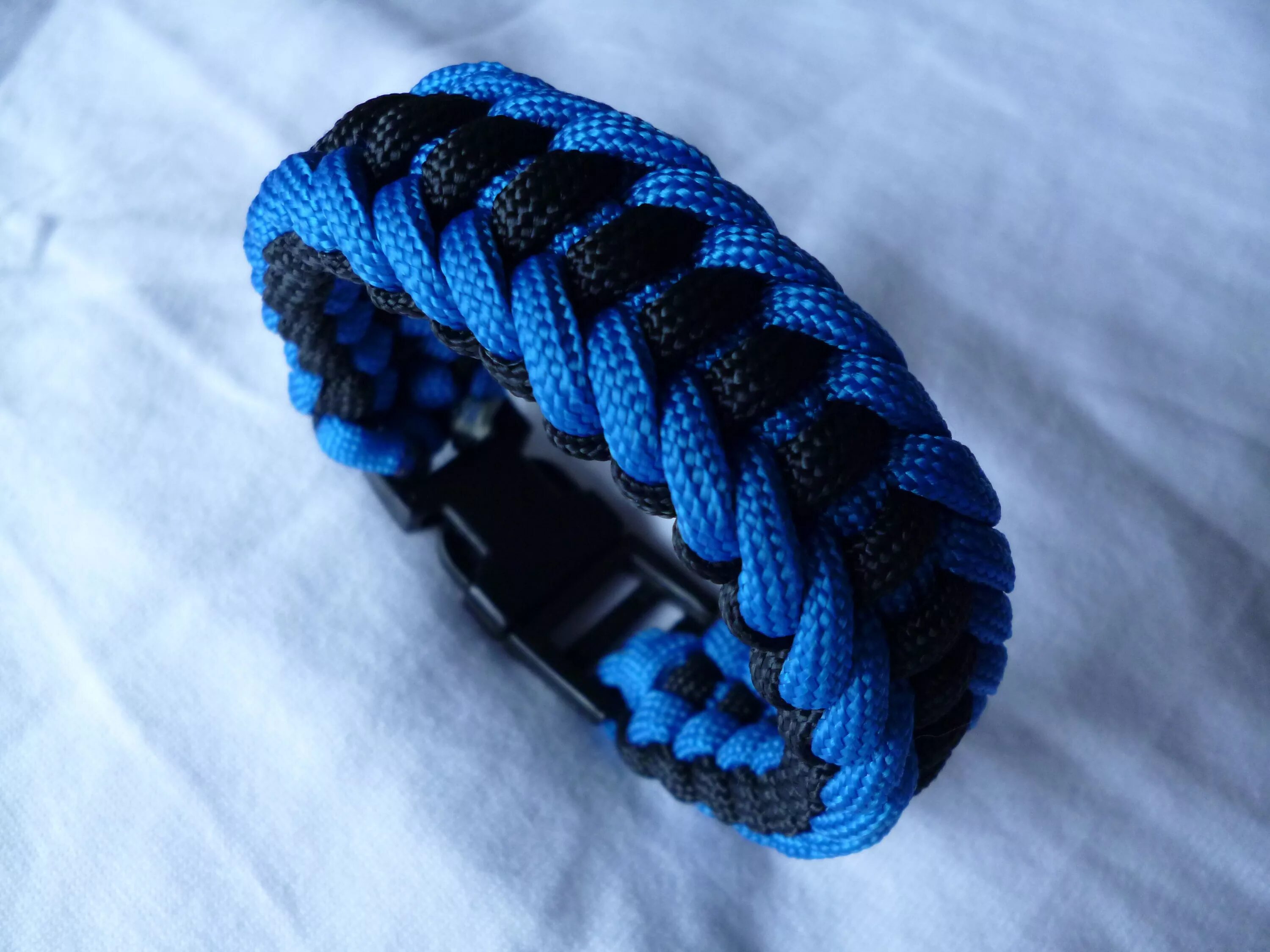 Браслет Garmin паракорд. Cetus паракорд. Paracord Bracelet Cetus. Паракорд плетение Трилобит.