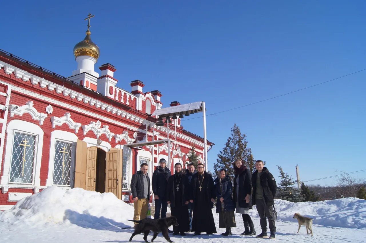 Саратовская область село елшанка. Церковь в селе Елшанка Саратовская область. Храм с Елшанка Воскресенского. Церковь новомучеников Чебоксары.