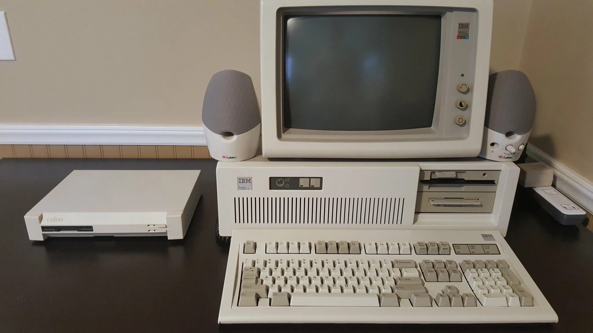 Windows ibm. IBM 486. Корпус IBM 486. IBM 486 компьютер. Compaq IBM PC 486.