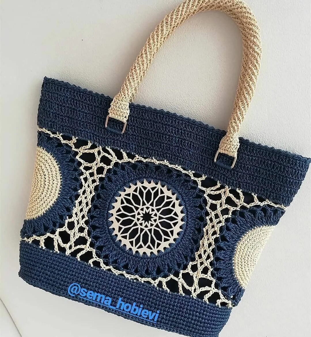 Как сделать сумку крючком. Вязаные маленькие сумки крючком. Вязаные сумочки. Как сделать сумку крючком. Крошет сумки.