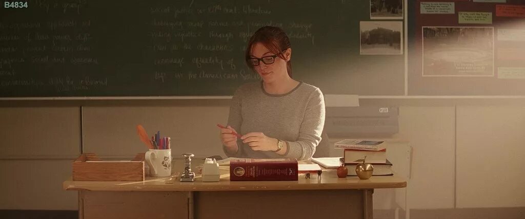 Her teacher was very. Учитель английского Эстетика. Преподаватель Эстетика. Преподаватель в школе Эстетика. Учитель Эстетика профессии.