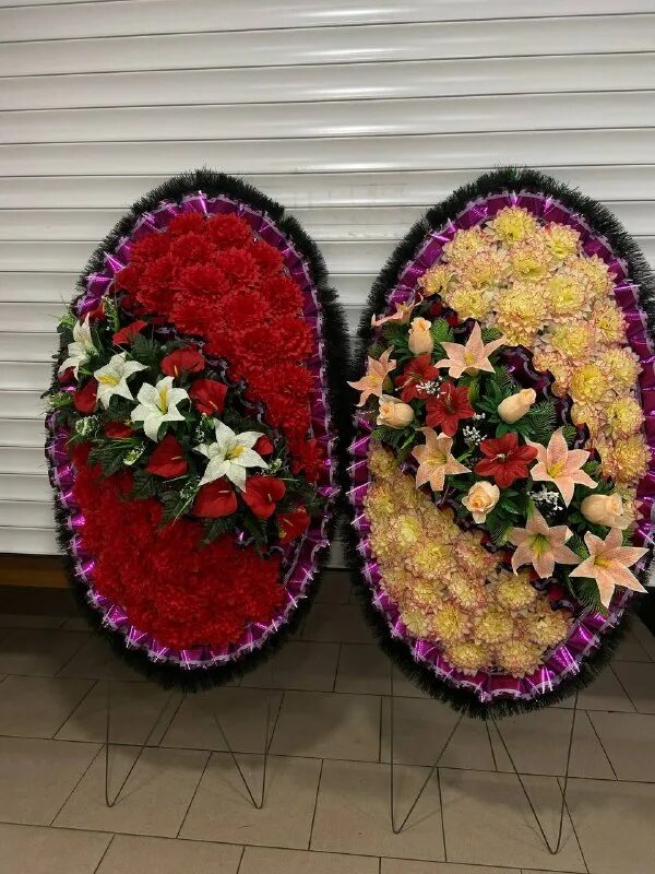 Венки траурные большие. Венки ритуальные 110см. Похоронное бюро в последний путь. Венок ритуальный из искусственных цветов. Венки в ростове.
