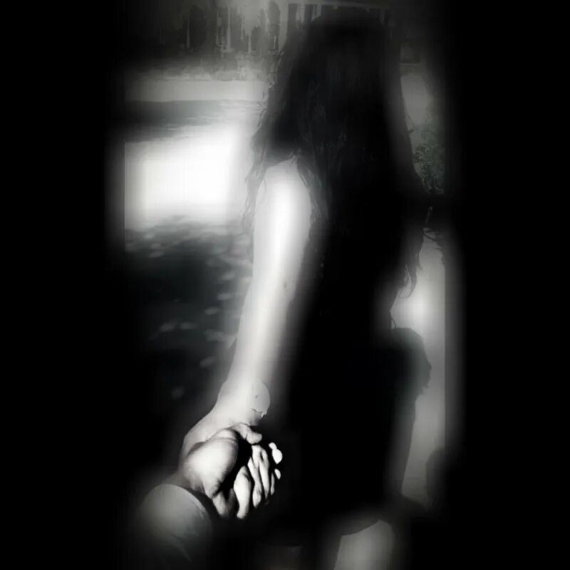 со мной во. исчезающая любовь. со мной во. Follow me фотопроект мурада османа. мужчина тянет девушку за руку.