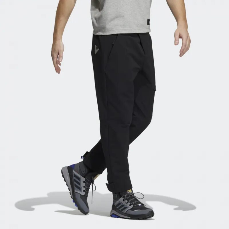 Мужские штаны 3. Штаны карго адидас. Черные брюки карго adidas. Брюки adidas Cargo St WV. Брюки-карго adidas Adventure.