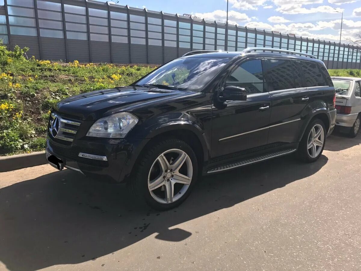 Gl 2011 года. Mercedes gl 500 2011 black. mercedes gl 500 черный. мерседес гл 164 черный тонированный. mercedes gl r19.