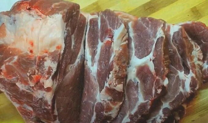 Как замариновать свиную шею для запекания