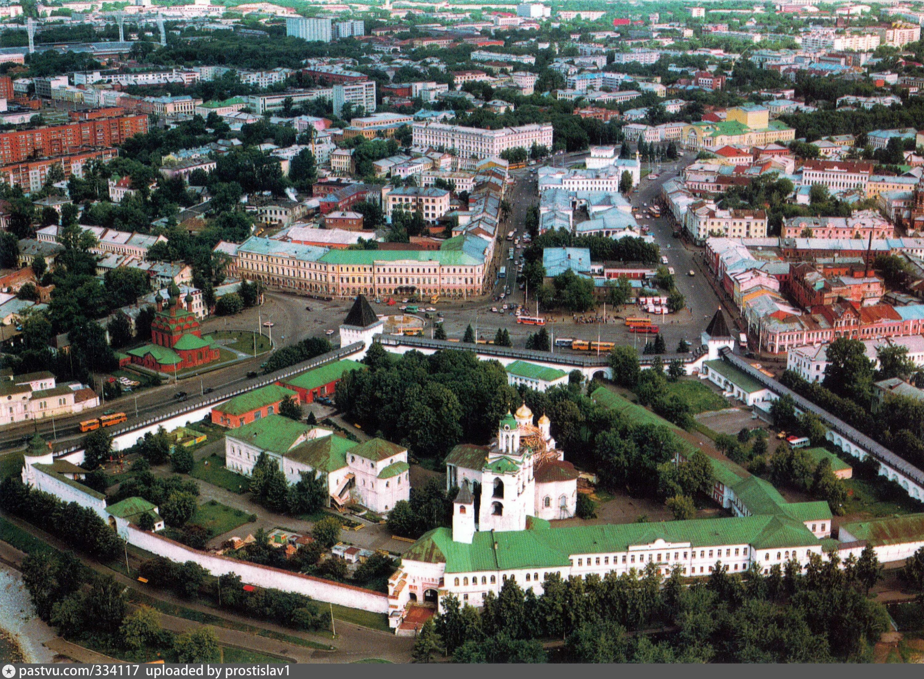 Центральная часть города называется. Исторический центр Ярославля. Ярославль исторический центр города Ярославль. Исторический центр Ярославля Ярославская область (г. Ярославль). Исторический центр Ярославля панорама.