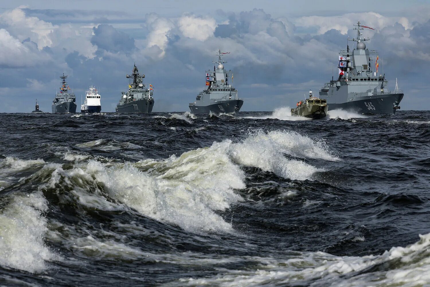 Корабли вс рф. Каспийская флотилия ВМФ России. Военно-морской флот (ВМФ) РФ. Корабли ВМФ России 2023. Кронштадт морской флот.