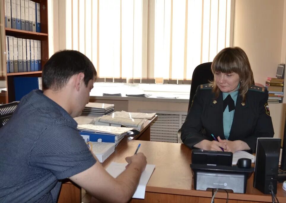 Иркутск судебный задолженность. Судебные приставы. Судебные приставы в судах. Приставы по алиментам. ФССП алименты.