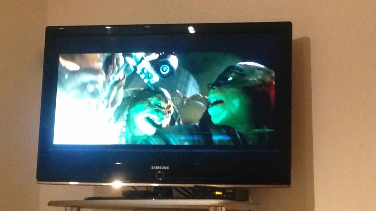 возврат товара в магазин эльдорадо. условия возврата товара в эльдорадо. как можно вернуть товар в эльдорадо. подлежит ли возврату телевизор. можно ли обменять телевизор на другой.