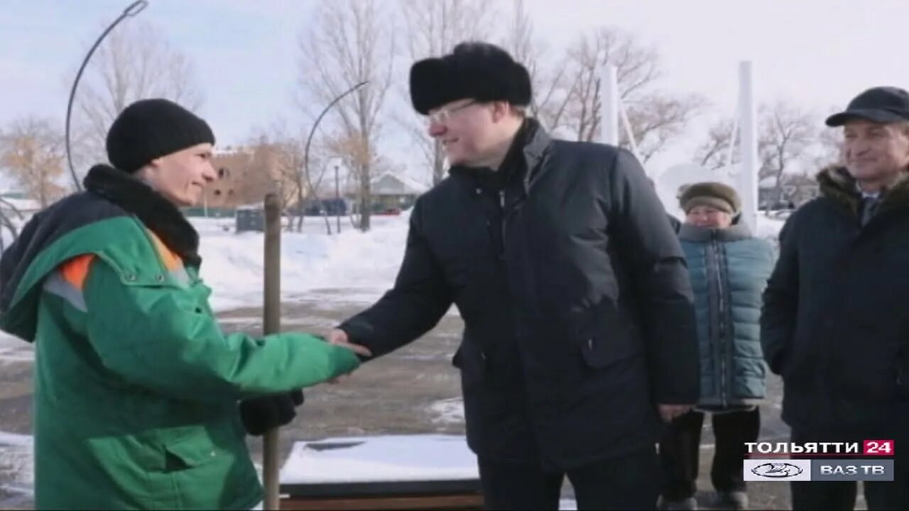 Почему азаров подал. Азаров кинель.