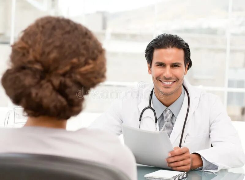 Врач и пациент. You doctor patient are. Врач женщина интервью. Девушка на приеме у врача мужчины. Пациент.