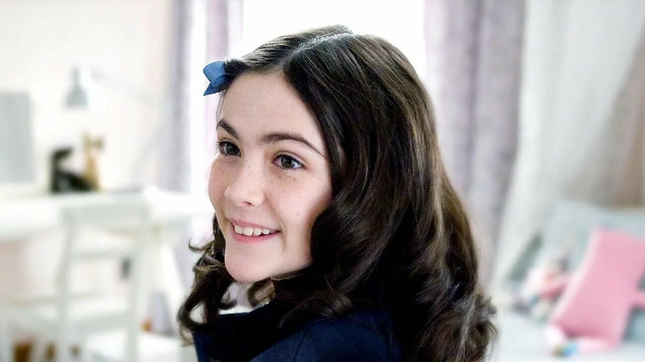 Фильм дитя тьмы эстер. Дитя тьмы 2009. Дитя тьмы эстер в платье. Дитя тьмы фильм 2009. Изабель фурман эстер.