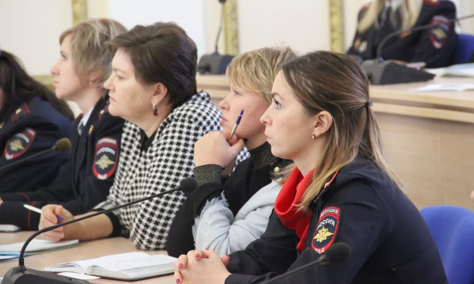 Кдн при правительстве. Кдн и зп брянского района брянской области официальный сайт. Кдн при правительстве. Комиссия по делам несовершеннолетних рыбинск веселова. Комиссия по делам несовершеннолетних и защите их прав.