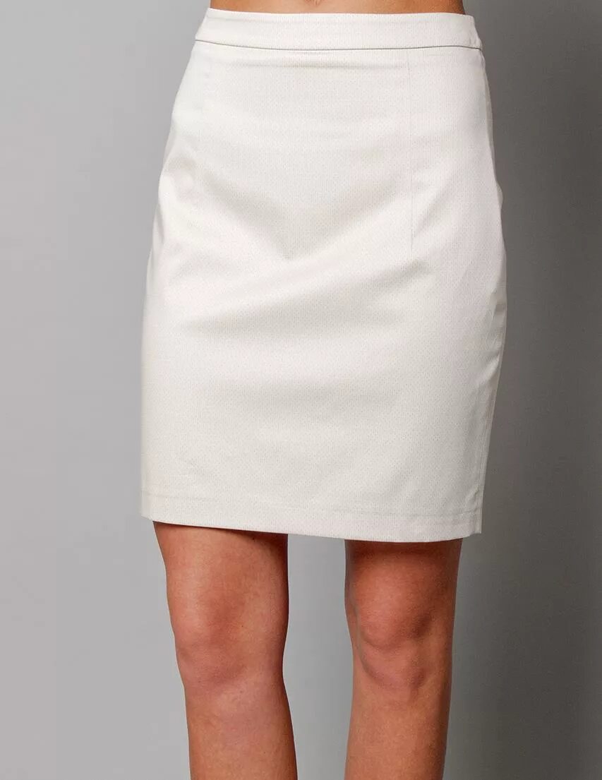 Женские юбки купить недорого. Белая юбка. Белая юбка женская. Женщины в белых юбках. Прямые белые юбки.